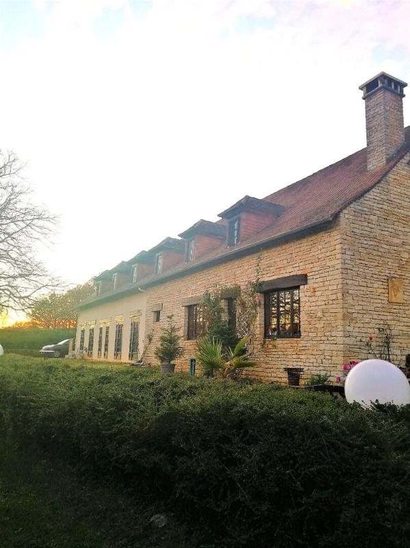 Maison à vendre, 830m², Salignac-Eyvigues