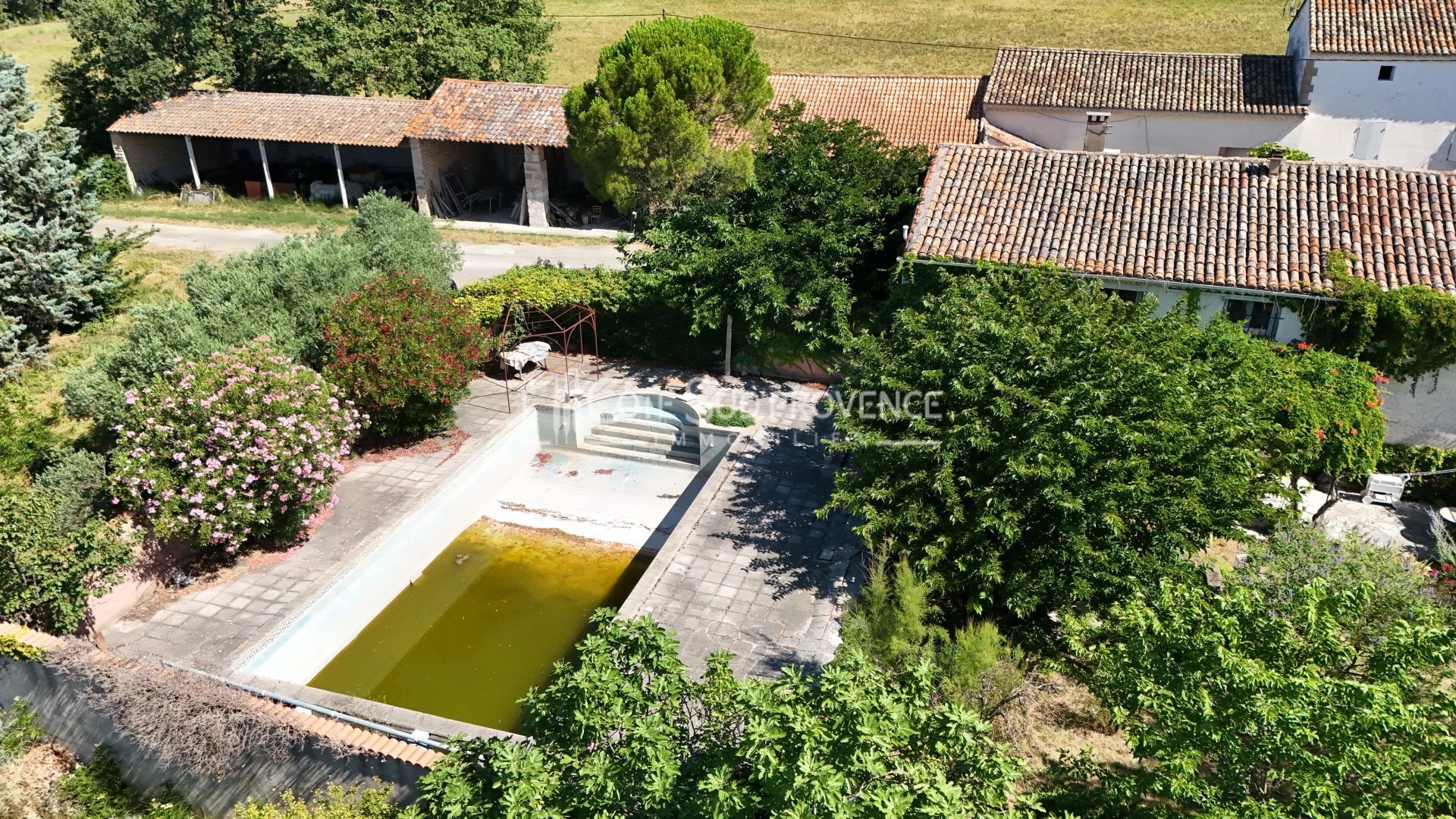 Maison à vendre, 750m², Pernes-les-Fontaines