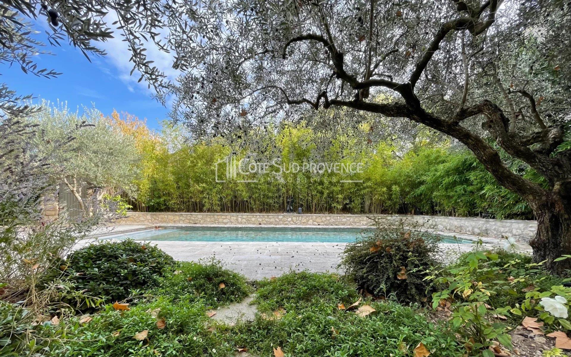 Maison à vendre, 470m², Mormoiron