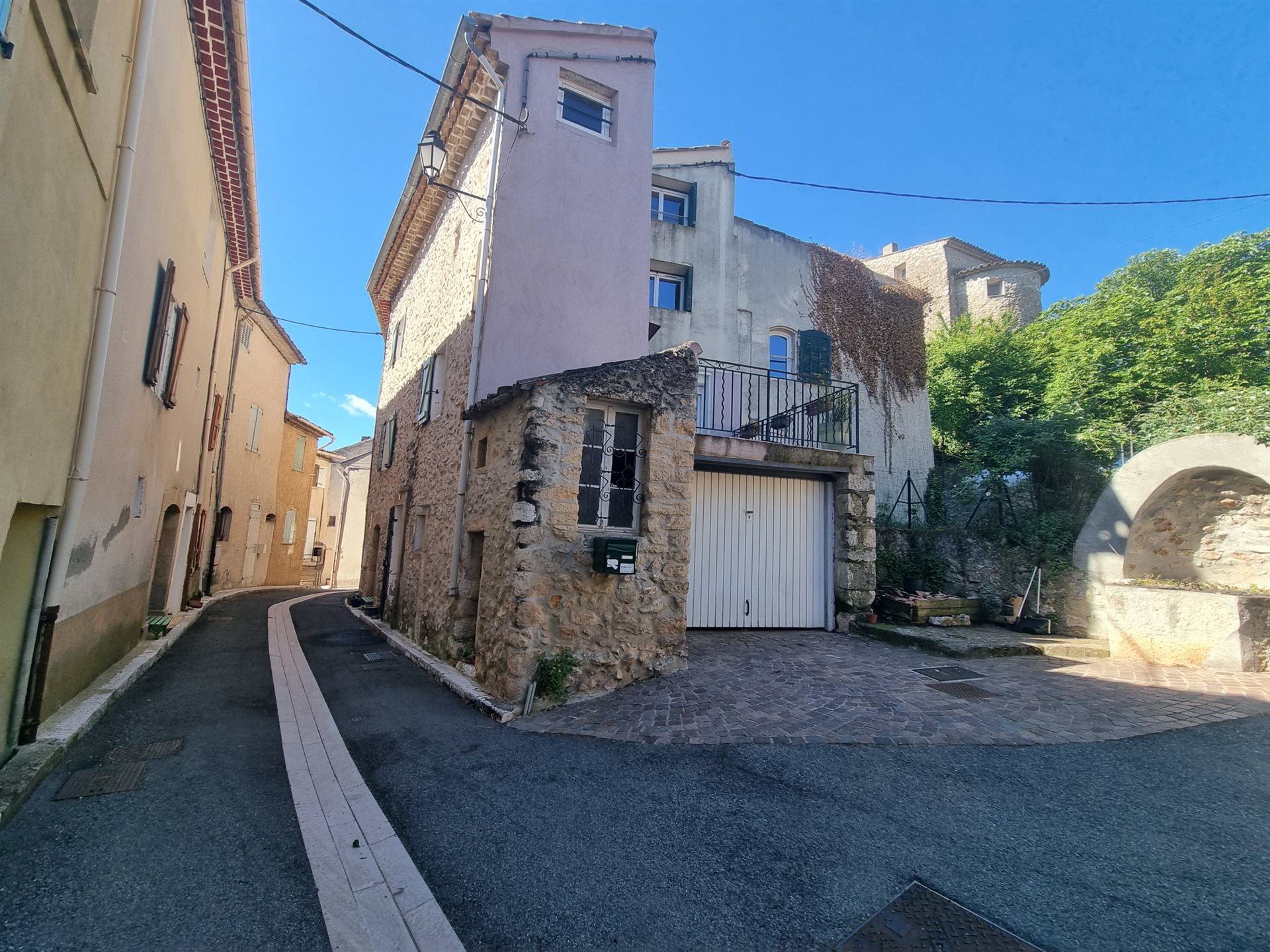 Maison à vendre, 66m², Montmeyan