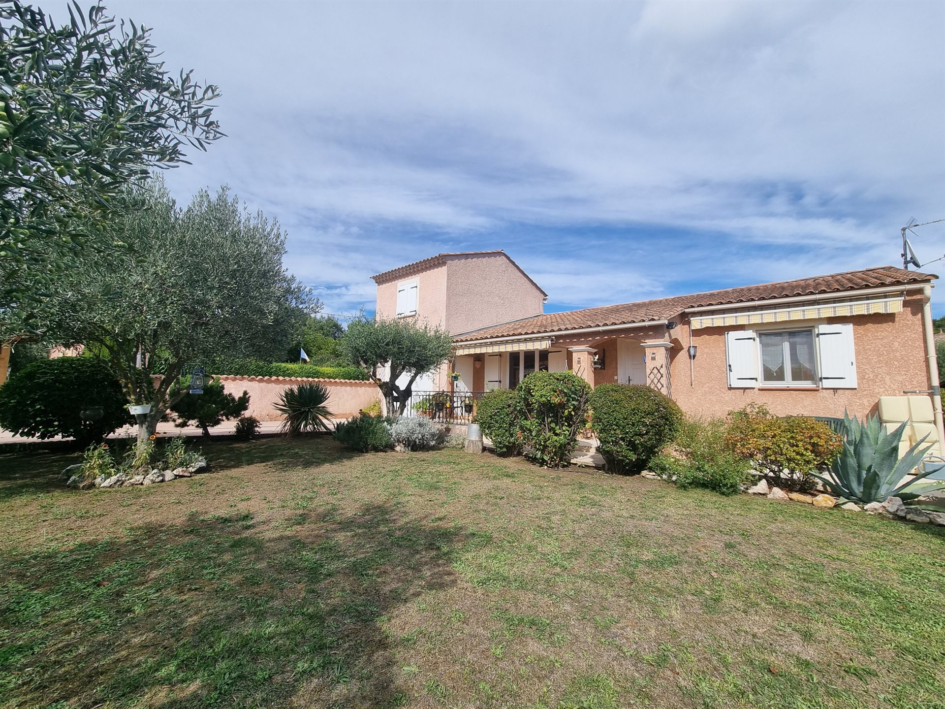 Maison à vendre, 106m², Régusse