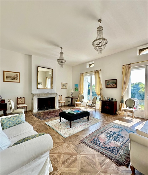 Maison 17 pièces 430 m² · à Saint-Seurin-de-Prats · 430 m² · 650 000 €