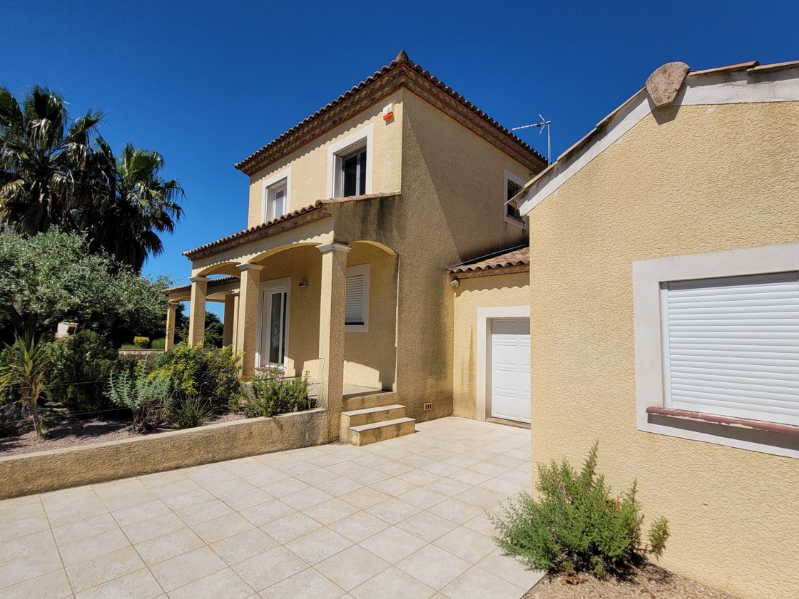 Maison à vendre, 130m², Saint-Geniès-de-Fontedit