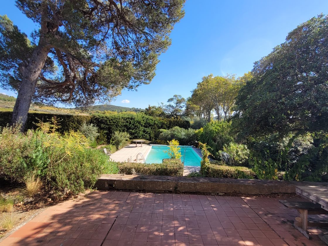 Maison à vendre, 370m², Roujan