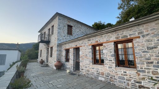 Unieke stenen woning in Agios Lavrentios, Pilion