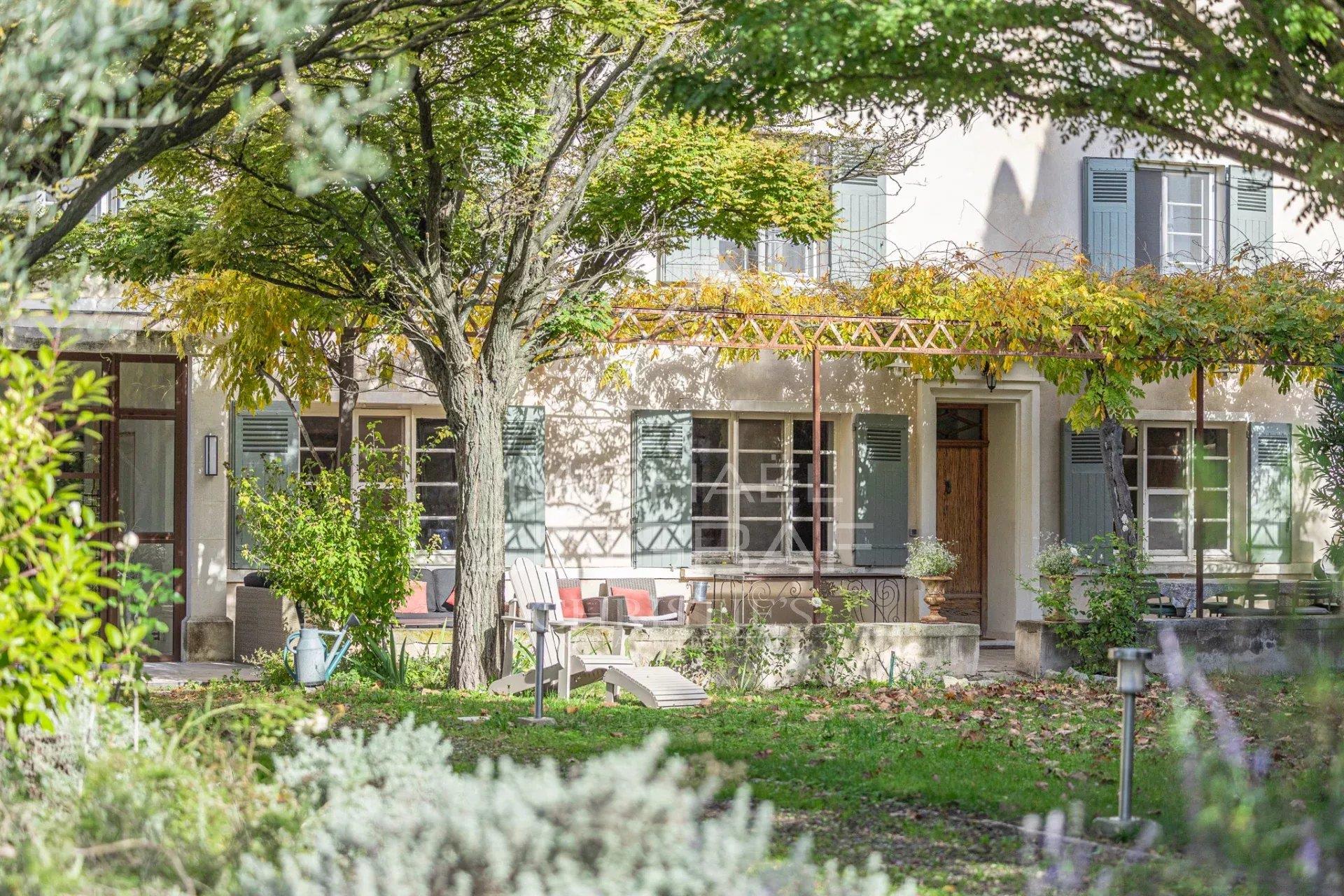 Maison à vendre, 480m², L'Isle-sur-la-Sorgue