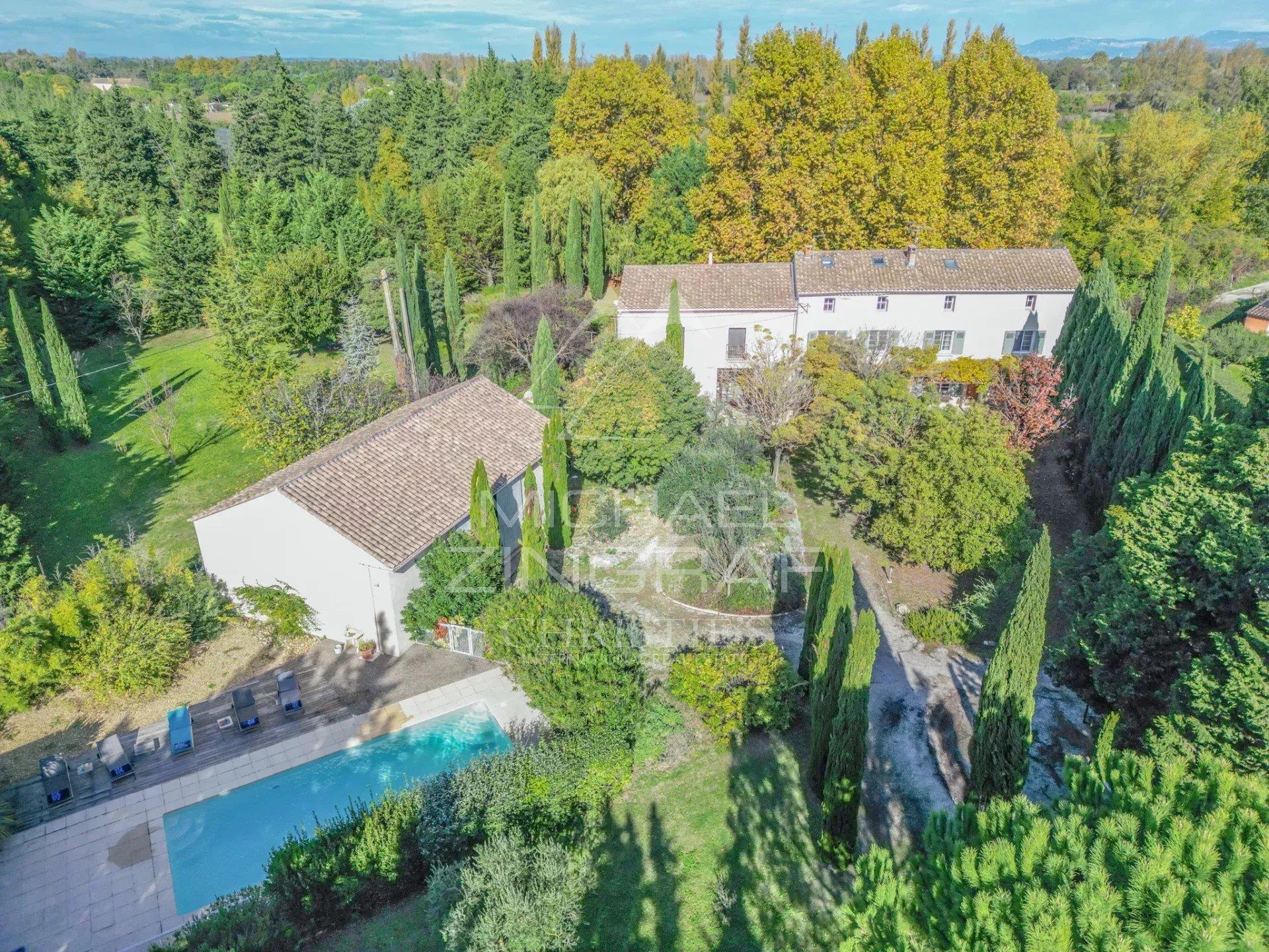 Maison à vendre, 480m², L'Isle-sur-la-Sorgue