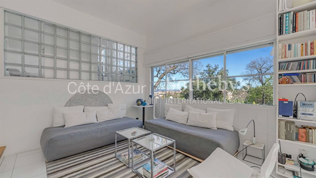Palais Latitude 43, rare apartment for sale in Saint-Tropez with terrace and panoramic... - Mehr