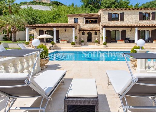 Maison 5 pièces 223 m² · à Cagnes-sur-Mer · 223 m² · 2 120 000 €