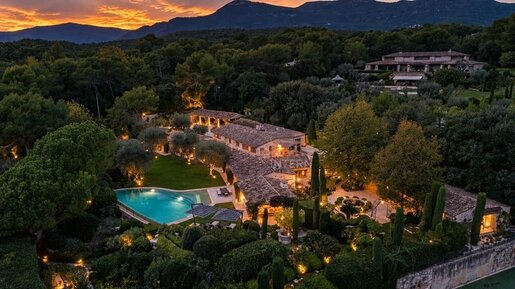 Maison 11 pièces 900 m² · à La Colle-sur-Loup · 900 m² · 17 800 000 €