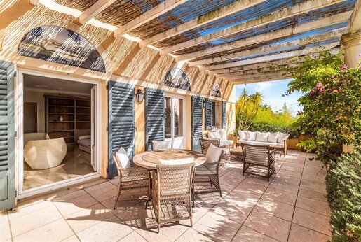Maison 11 pièces 398 m² · à La Colle-sur-Loup · 398 m² · 2 499 000 €