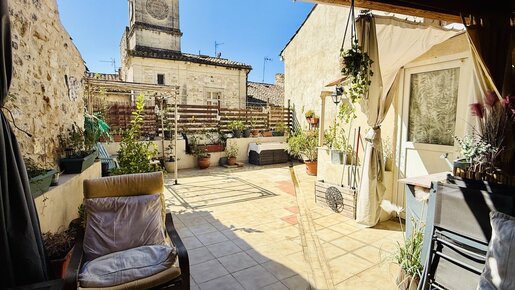 Maison 210 m² · à Arpaillargues-Et-Aureillac · 210 m² · 430 000 €