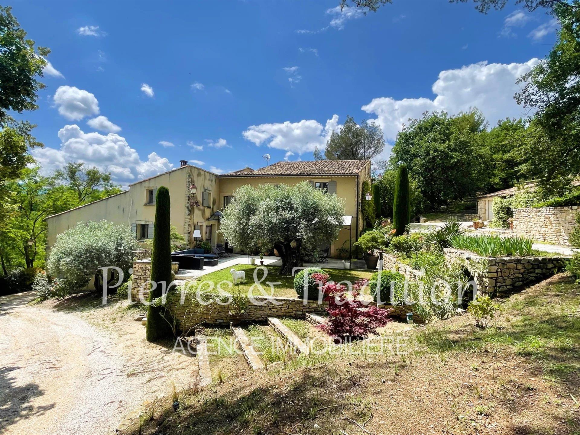 Maison à vendre, 307m², Saint-Martin-de-Castillon