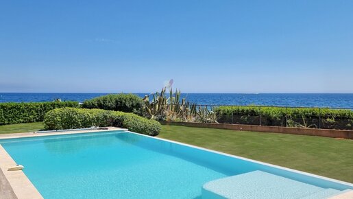 Maison 7 pièces 211 m² · à Roquebrune-sur-Argens · 211 m² · 4 500 000 €
