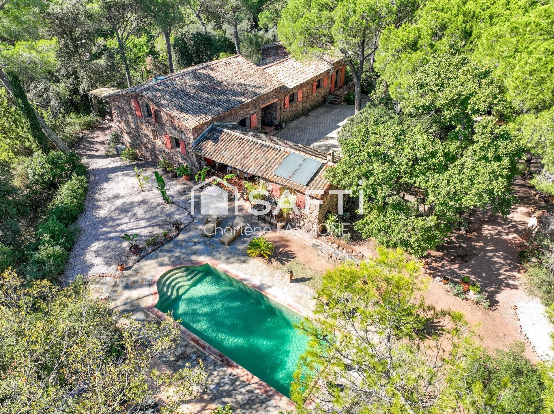 Maison à vendre, 200m², Roquebrune-sur-Argens