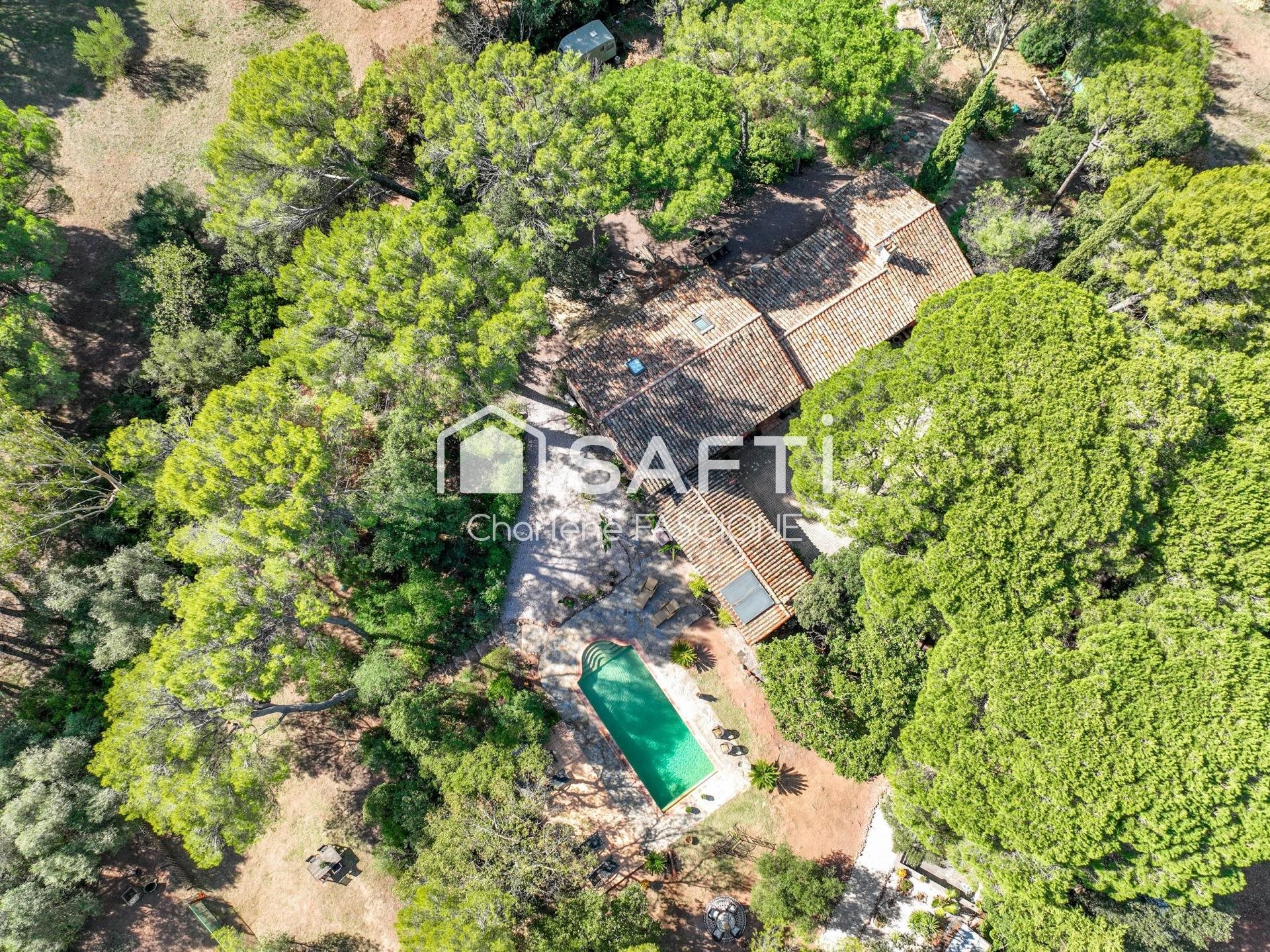 Maison à vendre, 200m², Roquebrune-sur-Argens