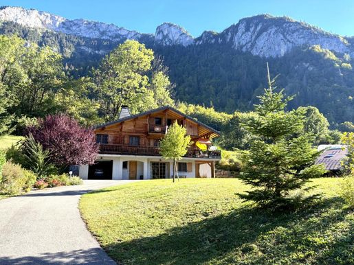 Maison 7 pièces 175 m² · à Abondance · 175 m² · 990 000 €