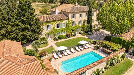 Maison 14 pièces 550 m² · à Lambesc · 550 m² · 3 800 000 €
