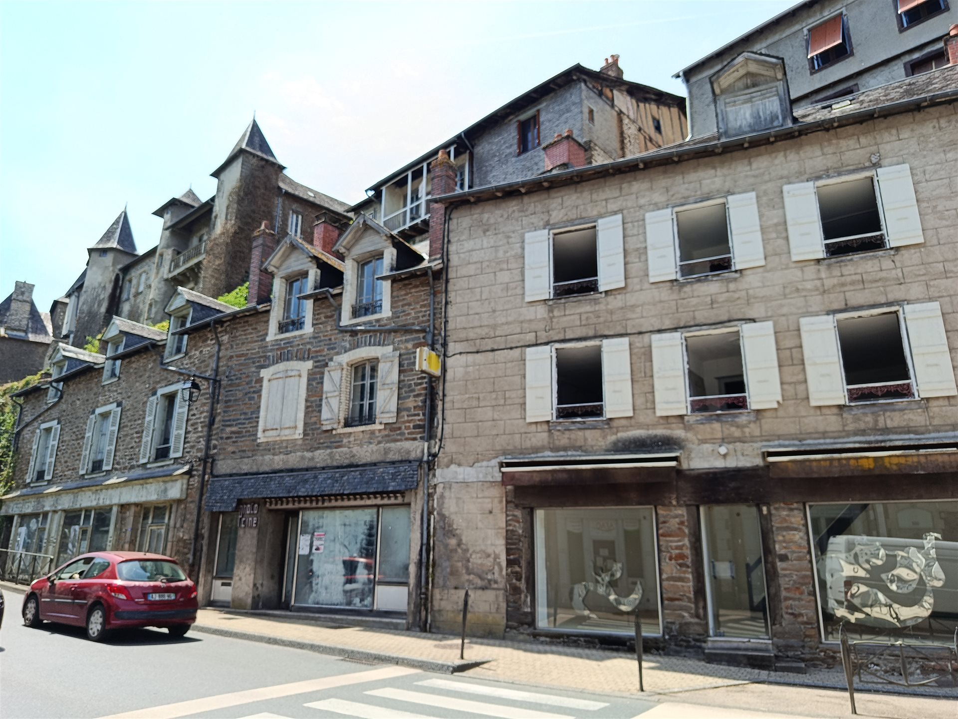 Maison 6 pièces 100 m² · à Uzerche · 100 m² · 65 000 €