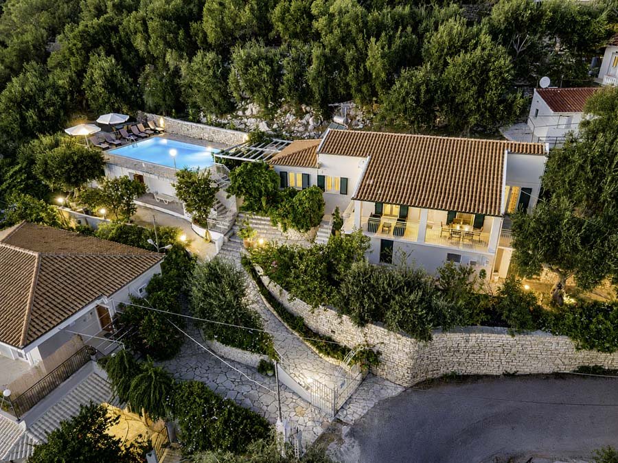 Villa rénovée avec vue sur mer et piscine privée à Nissaki, nord-est de la Corfou