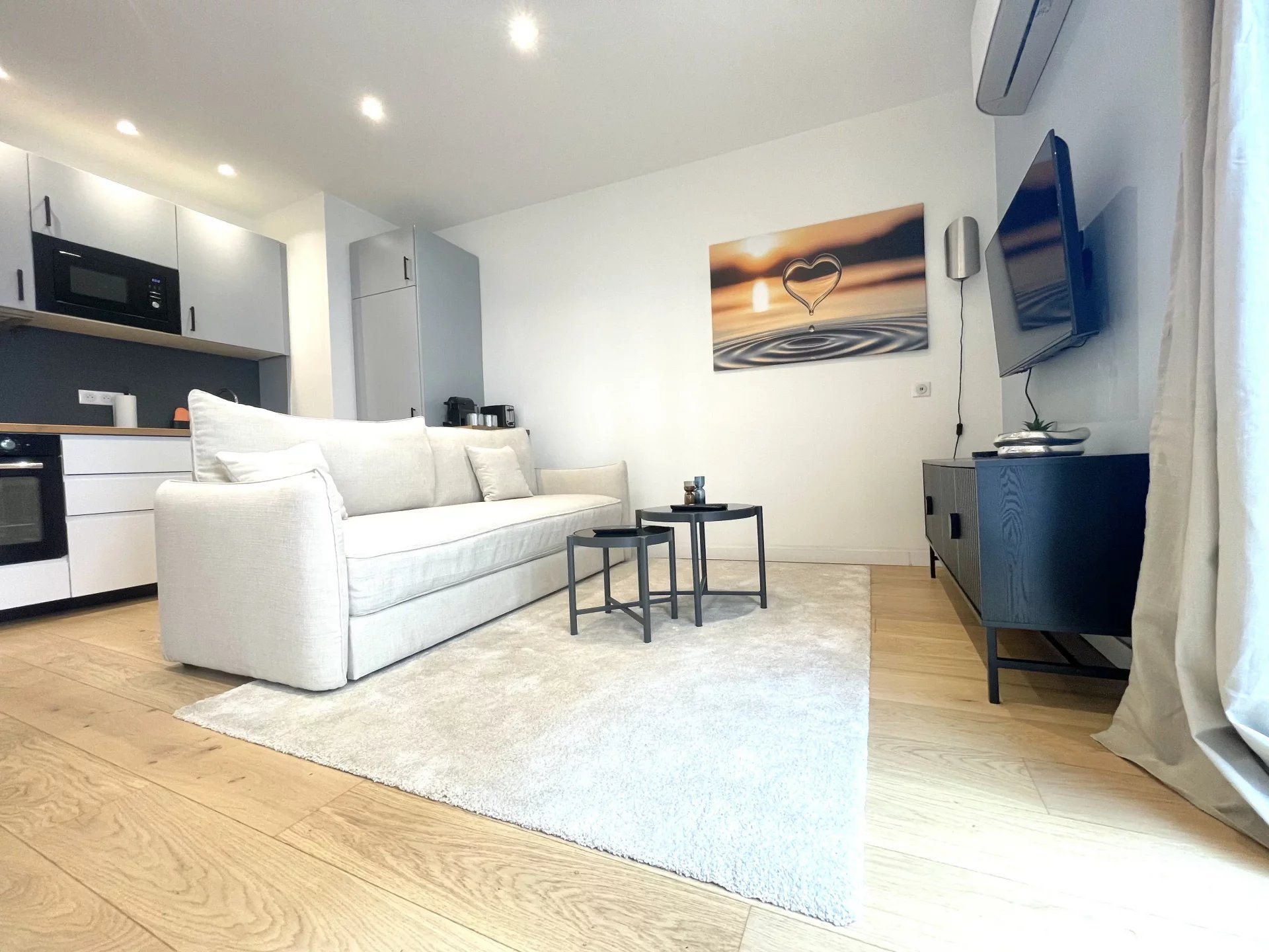 Stunning 2-room apartment with sea view - Vue 2