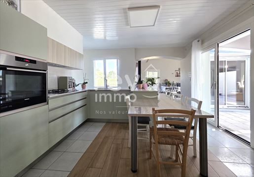 Maison 4 pièces 126 m² · à Corcoué-sur-Logne · 126 m² · 275 000 €