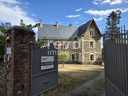 Terrain 5 pièces 191 m² · à Saint-Julien-de-Vouvantes · 191 m² · 346 000 €