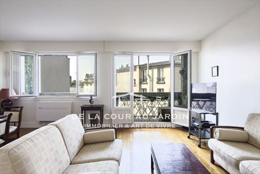 Terrain 3 pièces 90 m² · à Paris 14ème · 90 m² · 915 000 €