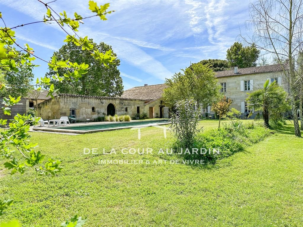 Maison à vendre, 356m², Les Artigues-de-Lussac