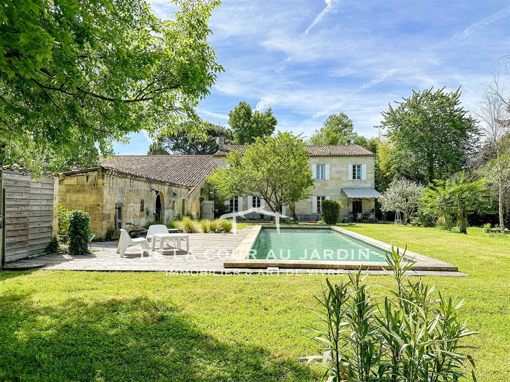 Maison à vendre, 356m², Les Artigues-de-Lussac