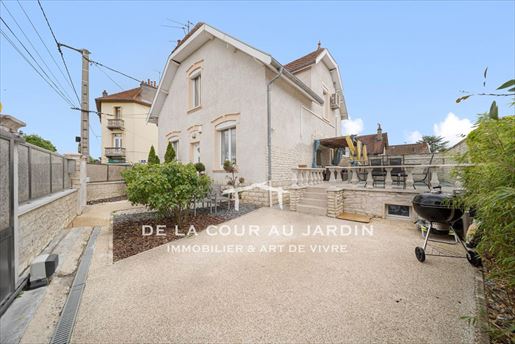 Maison 6 pièces 157 m² · à Dijon · 157 m² · 449 000 €