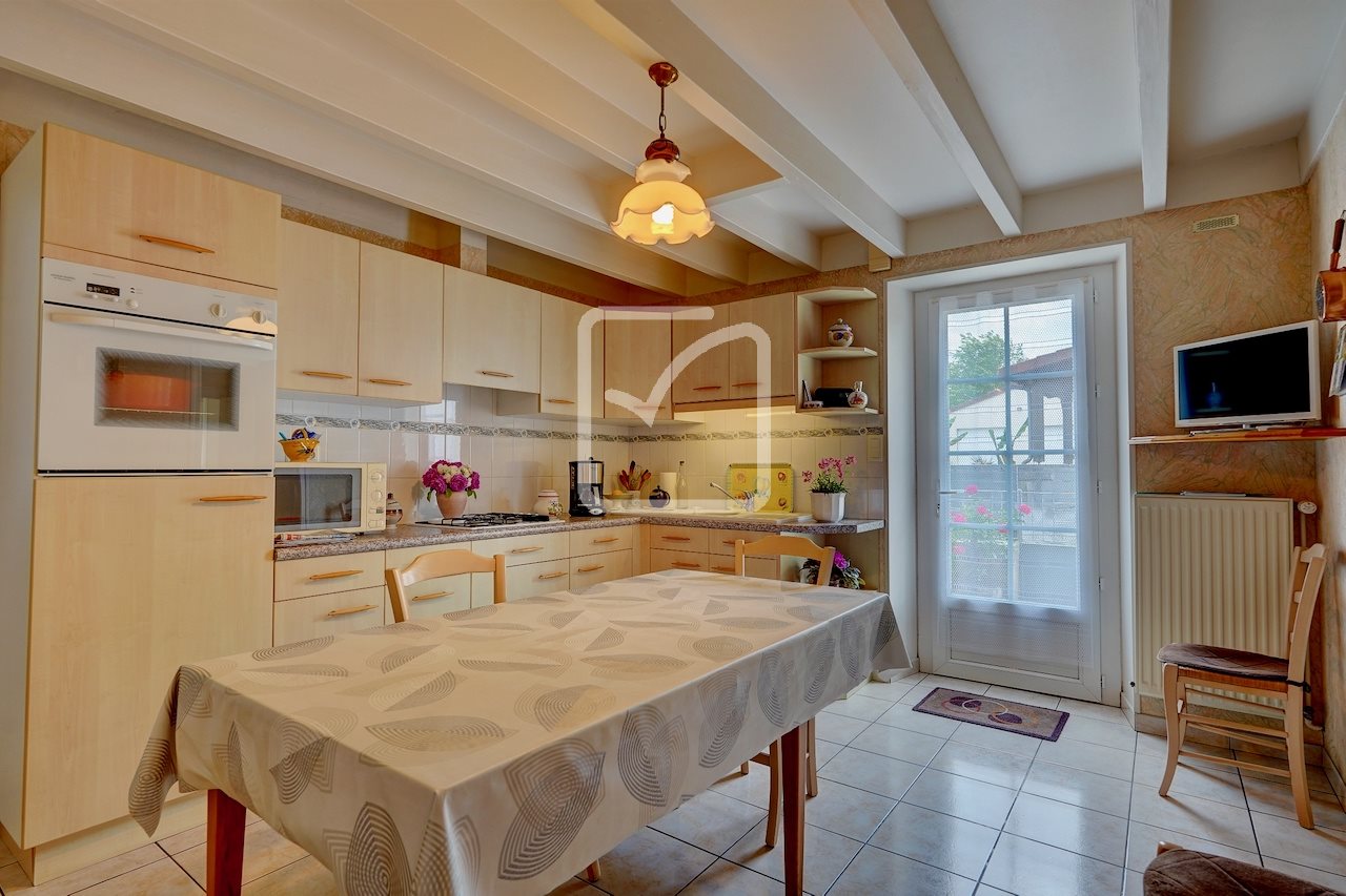 Maison à vendre, 133m², Clessé
