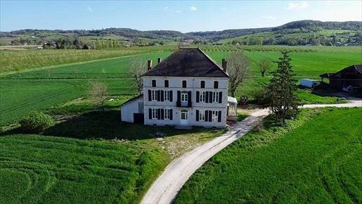 Maison 6 pièces 373 m² · à Allez-Et-Cazeneuve · 373 m² · 799 000 €