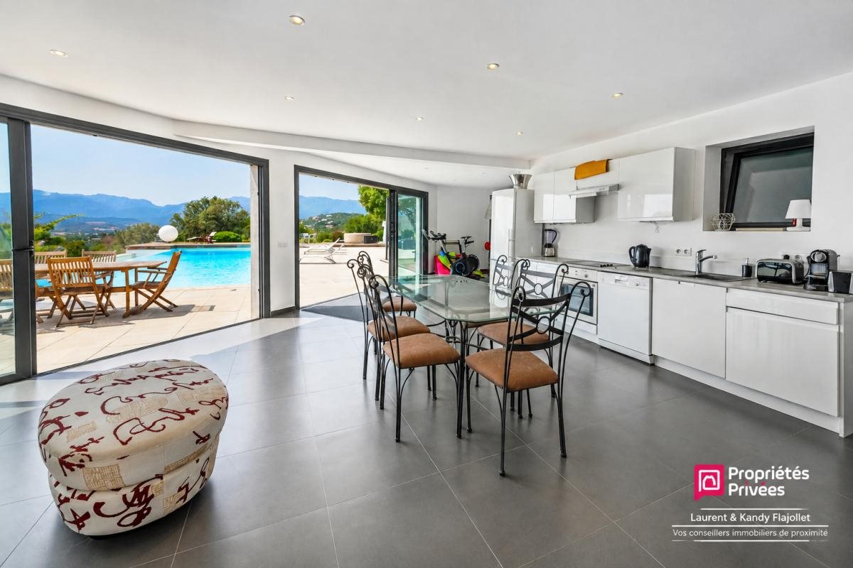 Maison à vendre, 596m², Sainte-Lucie de Porto-Vecchio