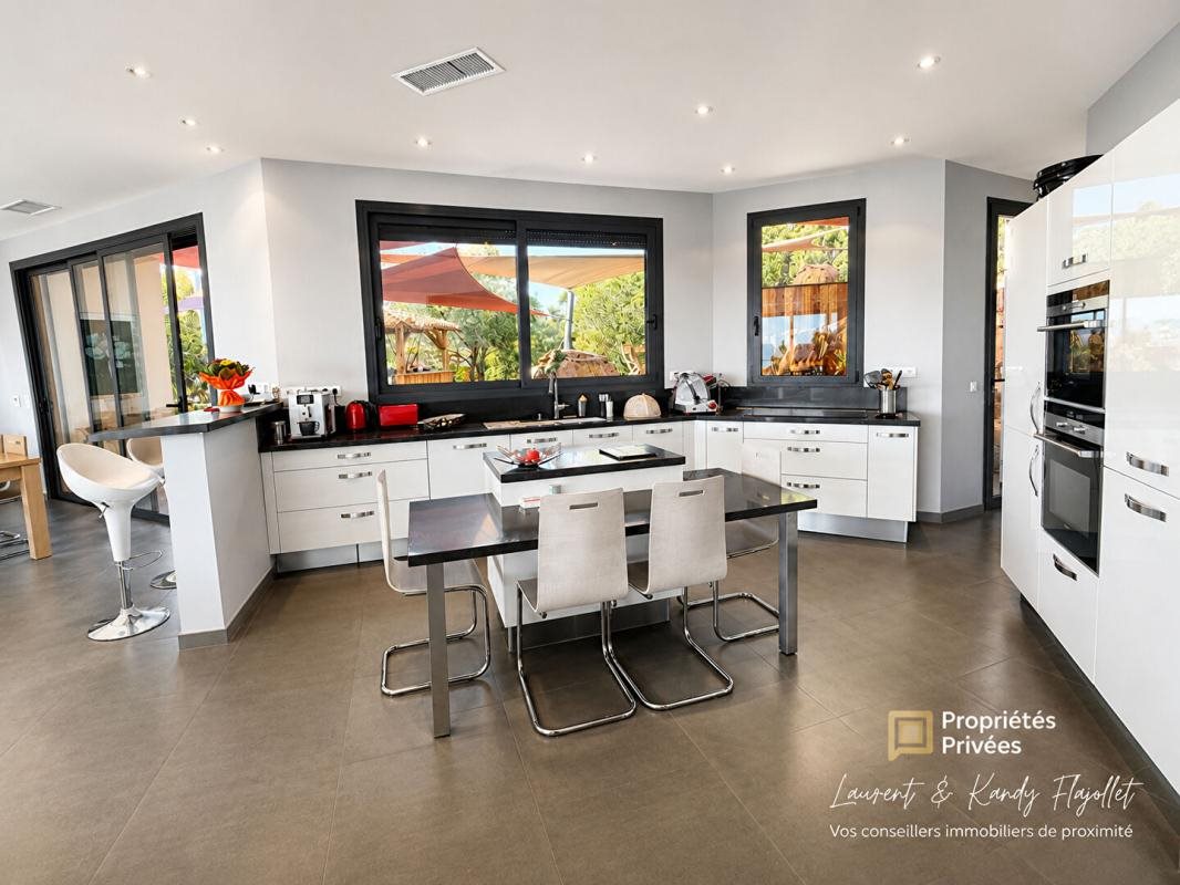 Maison à vendre, 596m², Sainte-Lucie de Porto-Vecchio