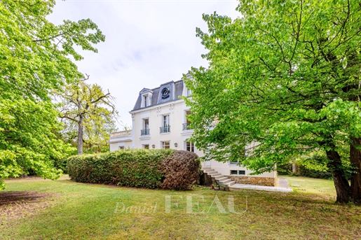 Maison 12 pièces 342 m² · à Le Vésinet · 342 m² · 1 990 000 €