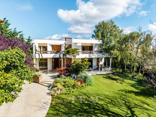 10 pièces 374 m² · à Carrières-sur-Seine · 374 m² · 2 910 000 €
