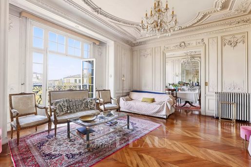 Appartement 7 pièces 205 m² · à Paris 3ème · 205 m² · 2 450 000 €