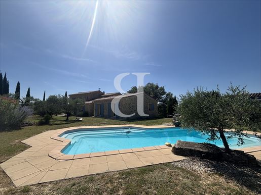 Maison 6 pièces 240 m² · à Vaison-la-Romaine · 240 m² · 954 000 €