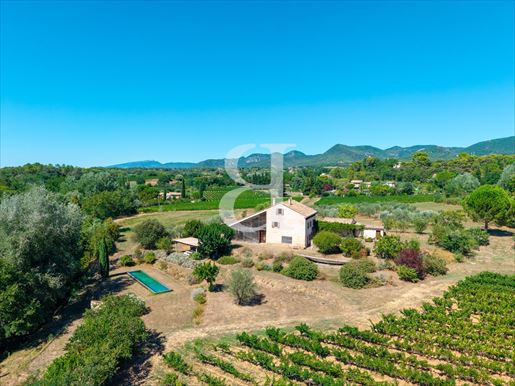 Maison 6 pièces 251 m² · à Vaison-la-Romaine · 251 m² · 1 950 000 €