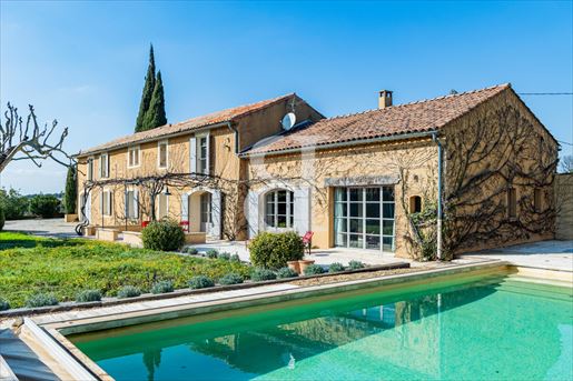 Maison 8 pièces 253 m² · à Vaison-la-Romaine · 253 m² · 995 000 €