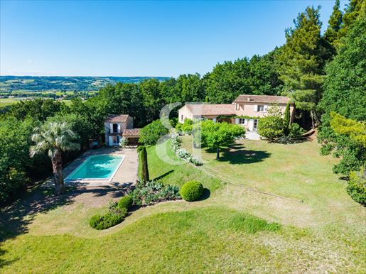 Maison 7 pièces 212 m² · à Séguret · 212 m² · 879 000 €
