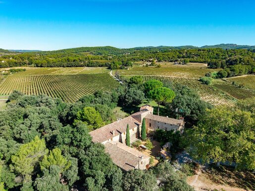 Maison 8 pièces 480 m² · à Vaison-la-Romaine · 480 m² · 1 700 000 €