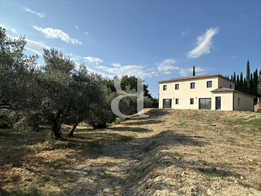 Maison 7 pièces 194 m² · à Vaison-la-Romaine · 194 m² · 899 000 €