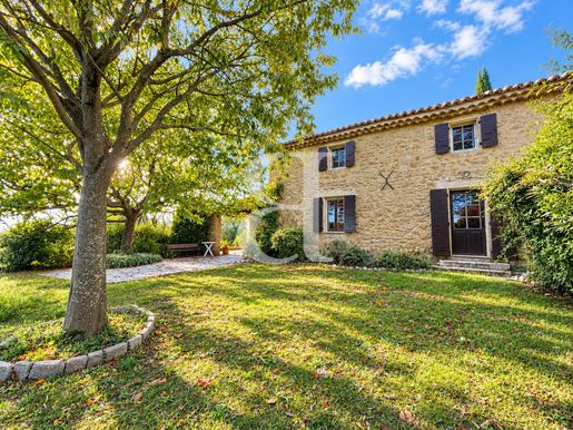 Maison 4 pièces 186 m² · à Vaison-la-Romaine · 186 m² · 540 000 €