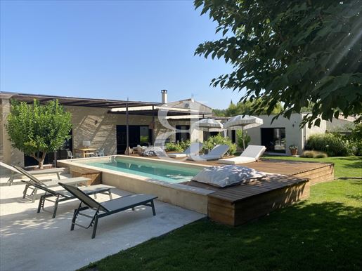 Maison 6 pièces 255 m² · à Vaison-la-Romaine · 255 m² · 1 000 000 €