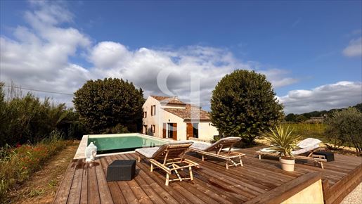 Maison 5 pièces 226 m² · à Vaison-la-Romaine · 226 m² · 1 150 000 €