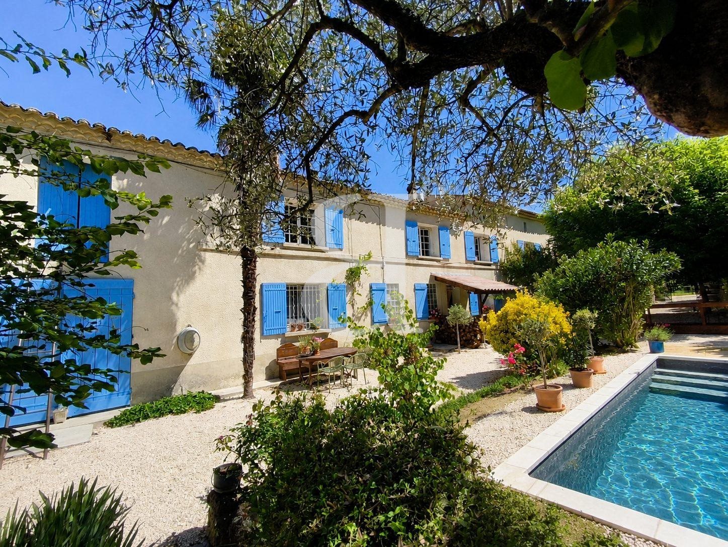Maison à vendre, 300m², Sainte-Cécile-les-Vignes