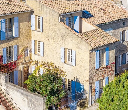 Maison 8 pièces 207 m² · à Sainte-Cécile-les-Vignes · 207 m² · 340 000 €