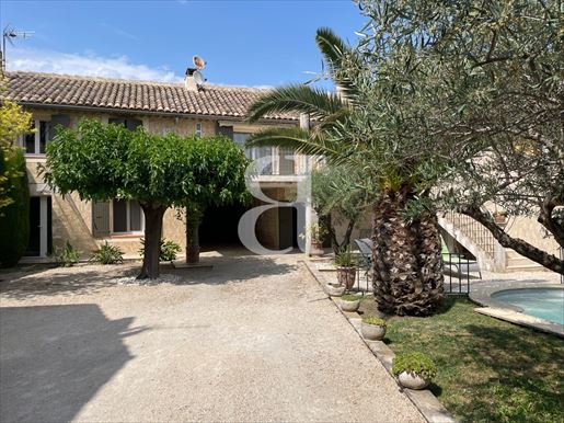 Maison 6 pièces 130 m² · à Sainte-Cécile-les-Vignes · 130 m² · 385 000 €